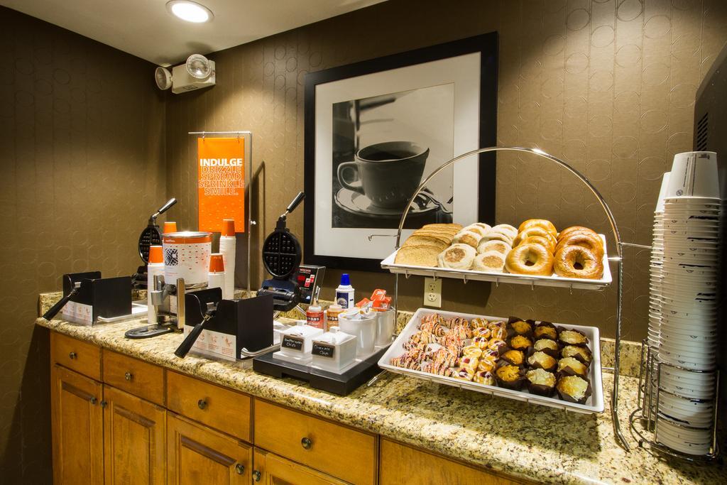 Hampton Inn & Suites Paso Robles Restoran fotoğraf